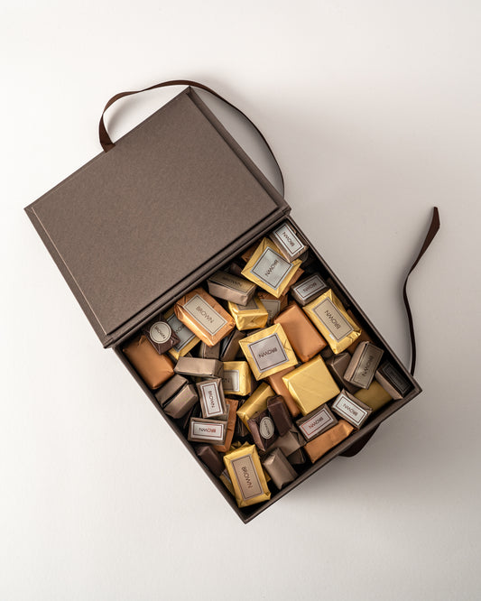 Chocolate Gift Box with Ribbon Assorted 1KG